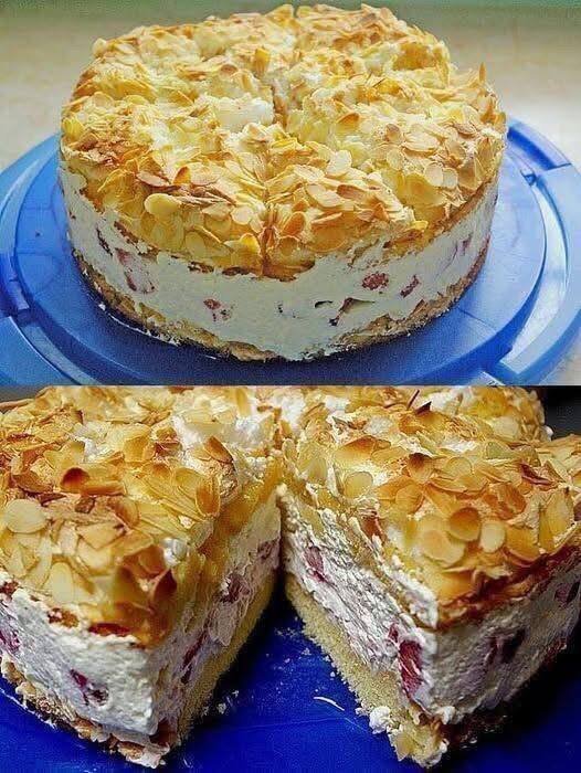 Bolo de Amêndoas com Creme e Morangos